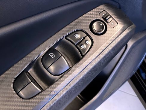 Used 2025 Nissan Altima 2.5 SV FWD image 18