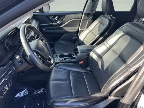 Used 2022 Lincoln Corsair AWD w/ Premium Package image 9