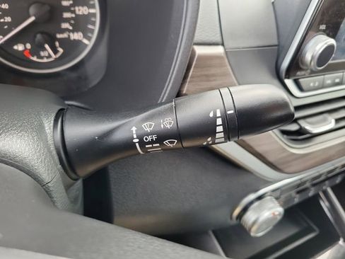 Used 2024 Nissan Altima 2.5 SV image 28