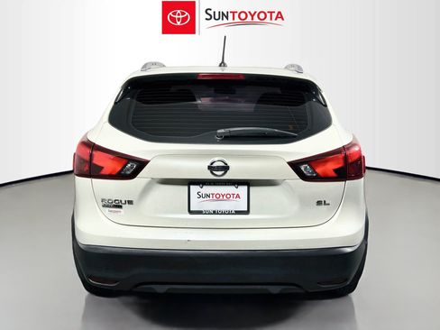 Used 2017 Nissan Rogue Sport SL FWD image 5