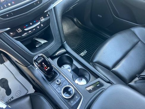 Certified 2024 Cadillac XT6 Luxury AWD/4WD image 27