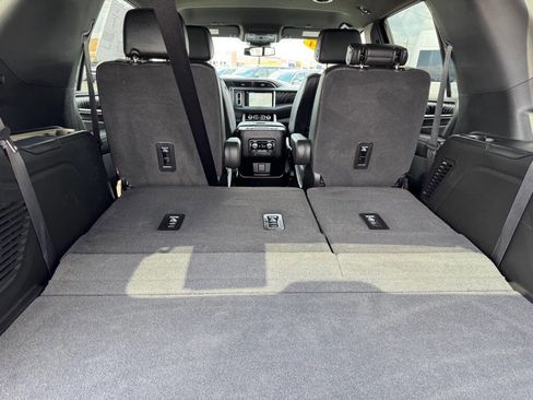 Used 2024 GMC Yukon Denali image 44