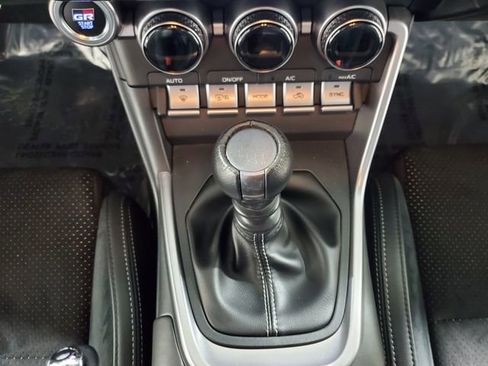 Used 2024 Toyota GR86 Premium image 21