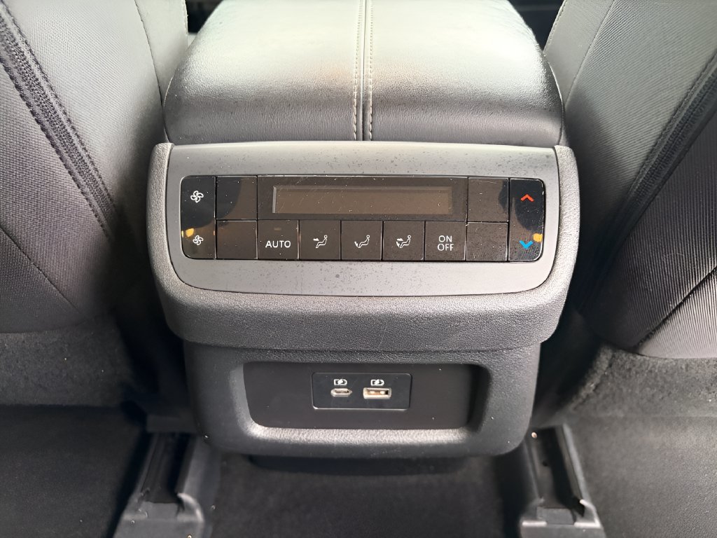 Used 2024 Nissan Pathfinder SV FWD image 9
