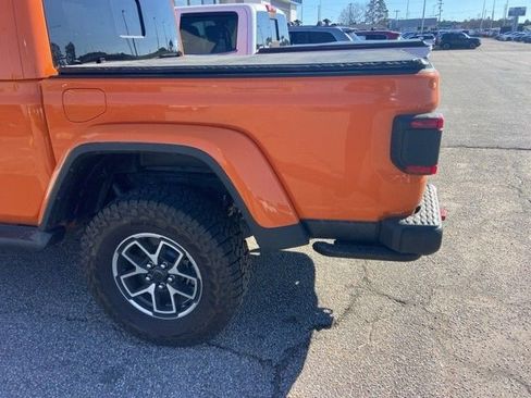 Used 2025 Jeep Gladiator Rubicon image 4