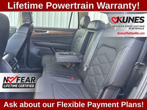 Used 2025 Volkswagen Atlas SE image 22