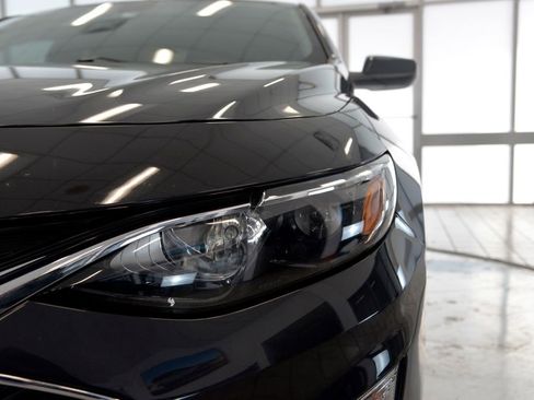 Used 2022 Chevrolet Malibu RS image 11