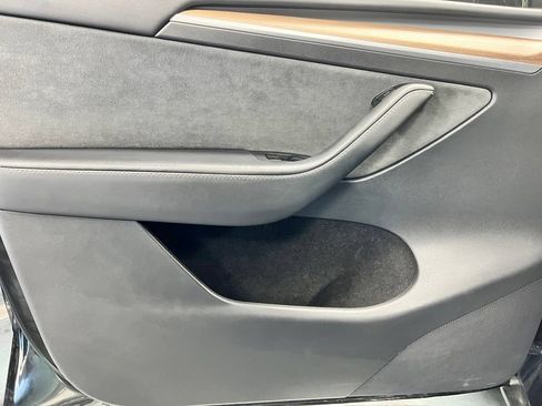 Used 2025 Tesla Model Y Performance AWD/4WD image 24