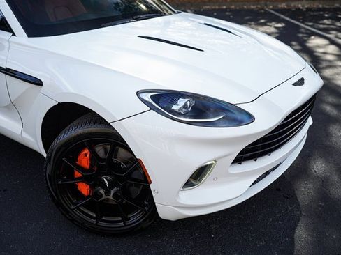 Used 2022 Aston Martin DBX image 15