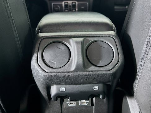 Used 2021 Jeep Wrangler Sahara image 27