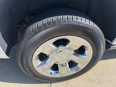 Used 2018 Chevrolet Suburban Premier image 9