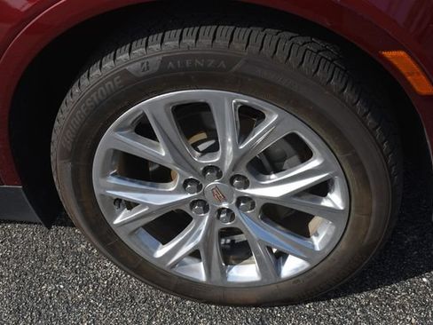 Certified 2017 Cadillac XT5 Luxury w/ Driver Awareness Package AWD/4WD image 11