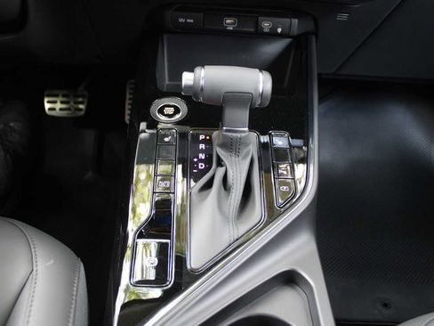 New 2025 Kia Niro EX Touring image 34