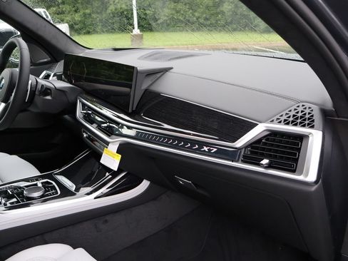 New 2027 BMW X7 xDrive40i w/ M Sport Package AWD/4WD image 14