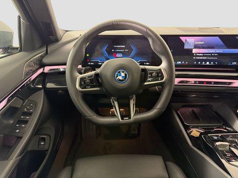 Certified 2025 BMW i5 eDrive40i w/ M Sport Package image 24