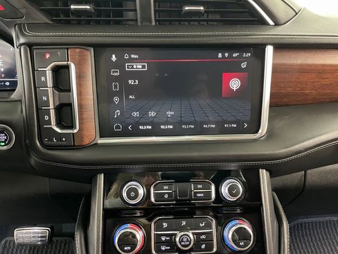 Used 2023 GMC Yukon XL Denali Ultimate AWD/4WD image 39