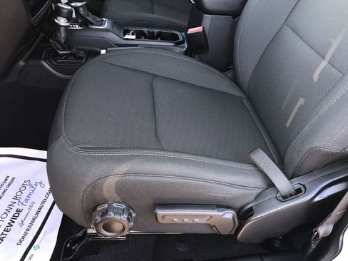 Used 2022 Jeep Gladiator Sport AWD/4WD image 12