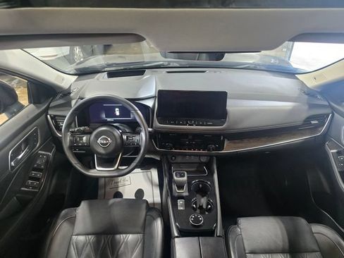 Used 2024 Nissan Rogue Platinum w/ Platinum Premium Package AWD/4WD image 7
