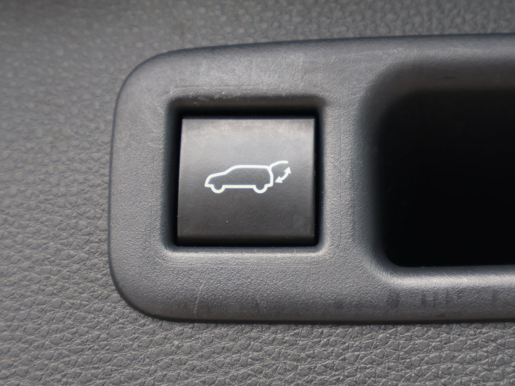 Used 2023 Toyota Highlander XLE FWD image 55