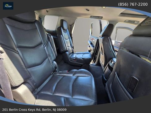 Used 2019 Cadillac Escalade Luxury AWD/4WD image 30