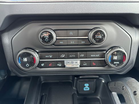 New 2025 Ford Bronco Badlands w/ Sasquatch Package AWD/4WD image 24