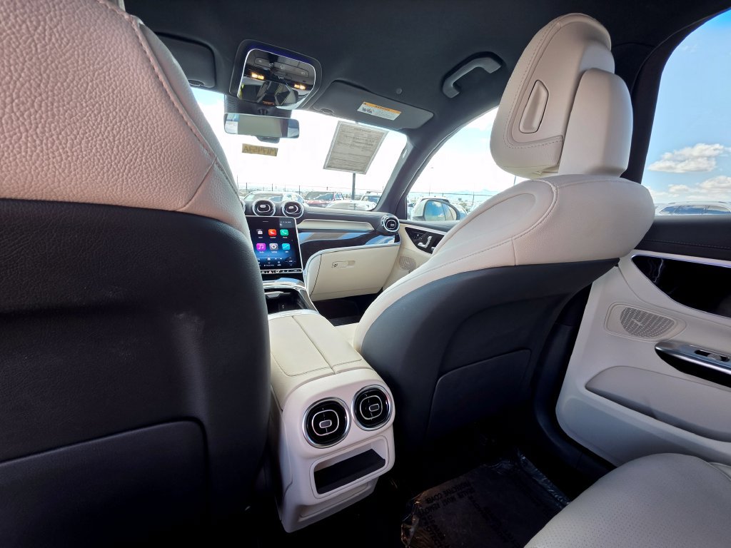 Used 2025 Mercedes-Benz GLC 300 image 18