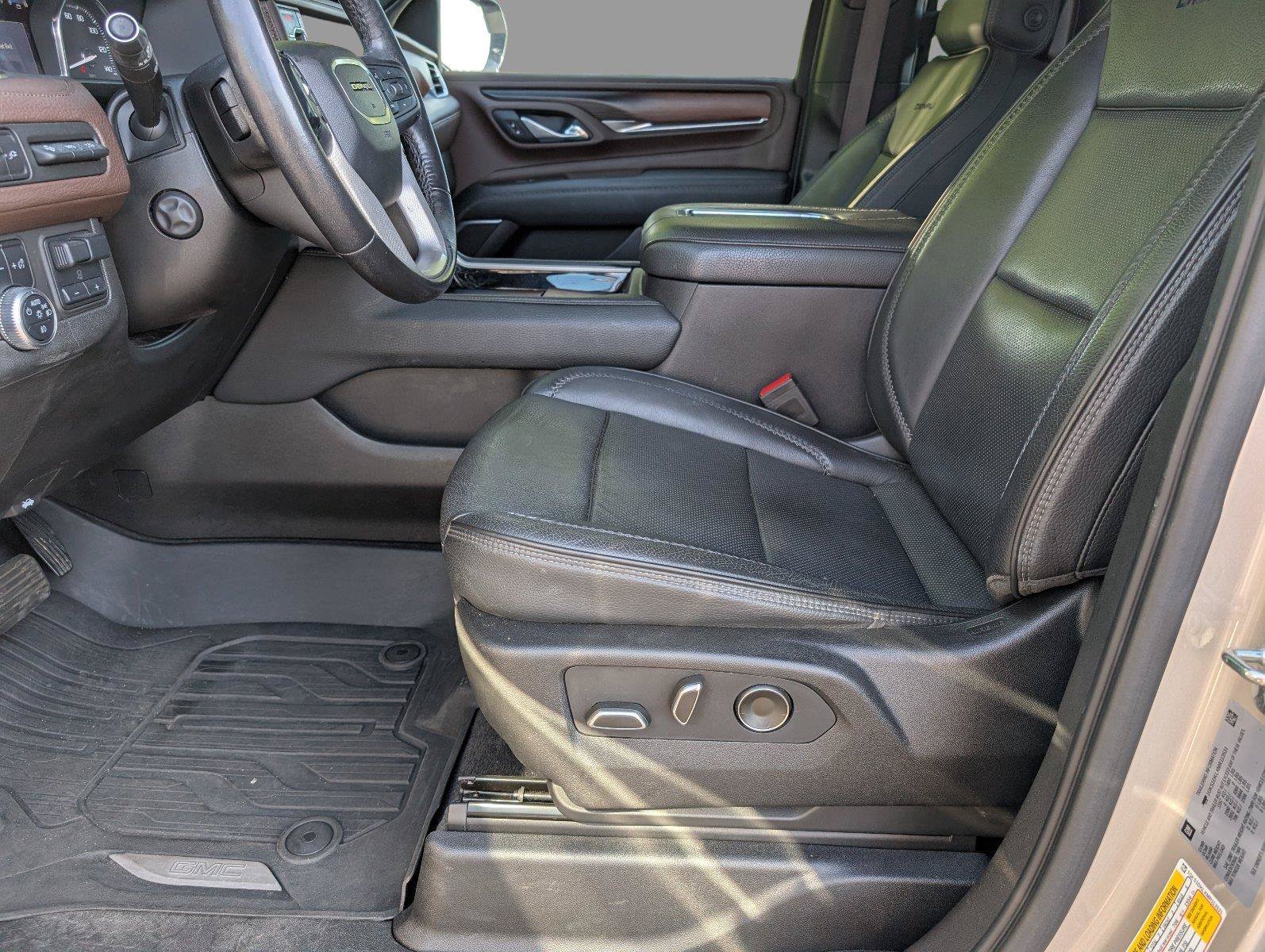 Used 2021 GMC Yukon Denali w/ Denali Premium Package RWD image 14