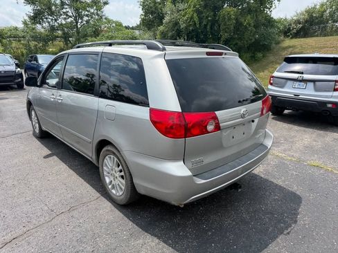 Used 2007 Toyota Sienna LE FWD image 2