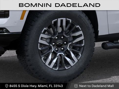New 2026 Chevrolet Suburban Z71 w/ Z71 Off-Road Package AWD/4WD image 9