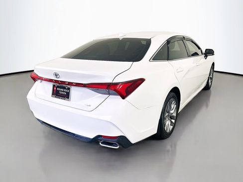 Used 2022 Toyota Avalon XLE image 5