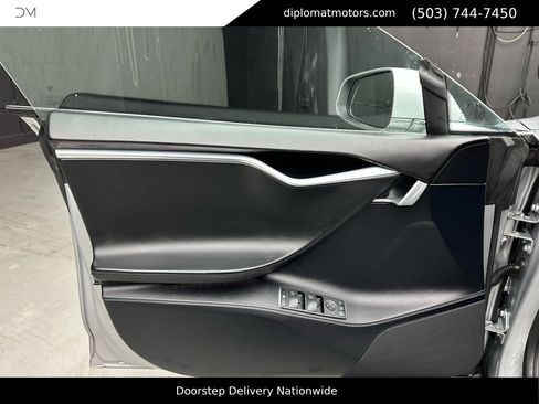 Used 2015 Tesla Model S 90D image 25