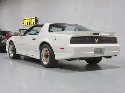 Used 1989 Pontiac Firebird Trans Am image 3