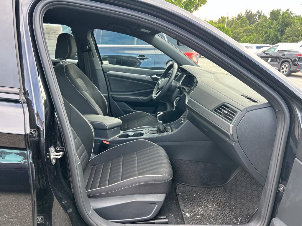 Certified 2024 Volkswagen Jetta Sport FWD image 35