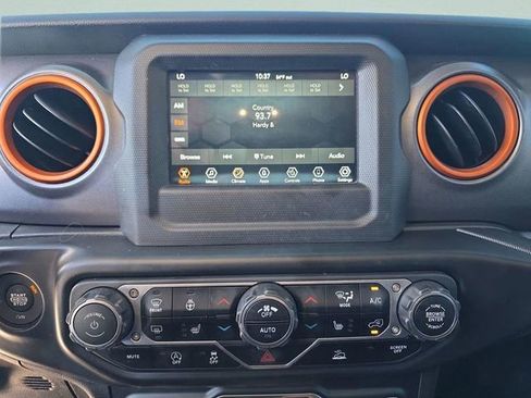 Certified 2021 Jeep Gladiator Mojave w/ Cold Weather Group image 27