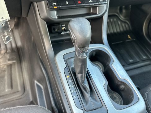 Used 2022 Chevrolet Colorado LT w/ Fleet Safety Package image 24