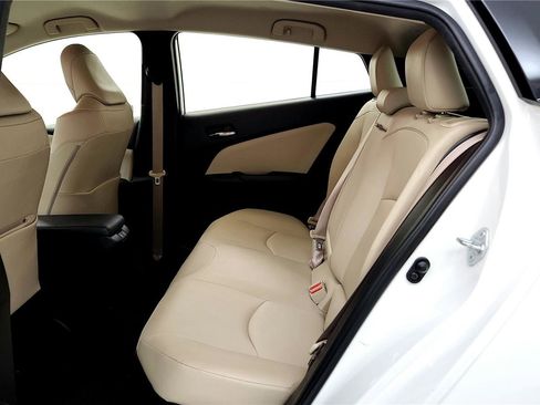 Certified 2019 Toyota Prius XLE image 21