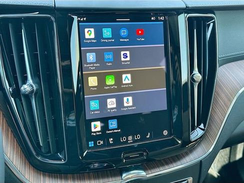 Used 2024 Volvo XC60 B5 Ultimate w/ Protection Package Premier image 14