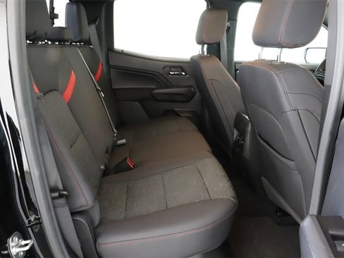 Used 2025 Chevrolet Colorado Z71 w/ Technology Package image 29