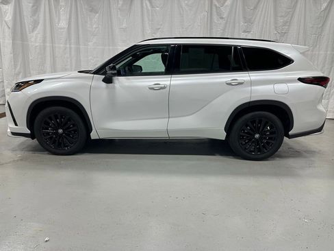 Used 2025 Toyota Highlander XSE image 4