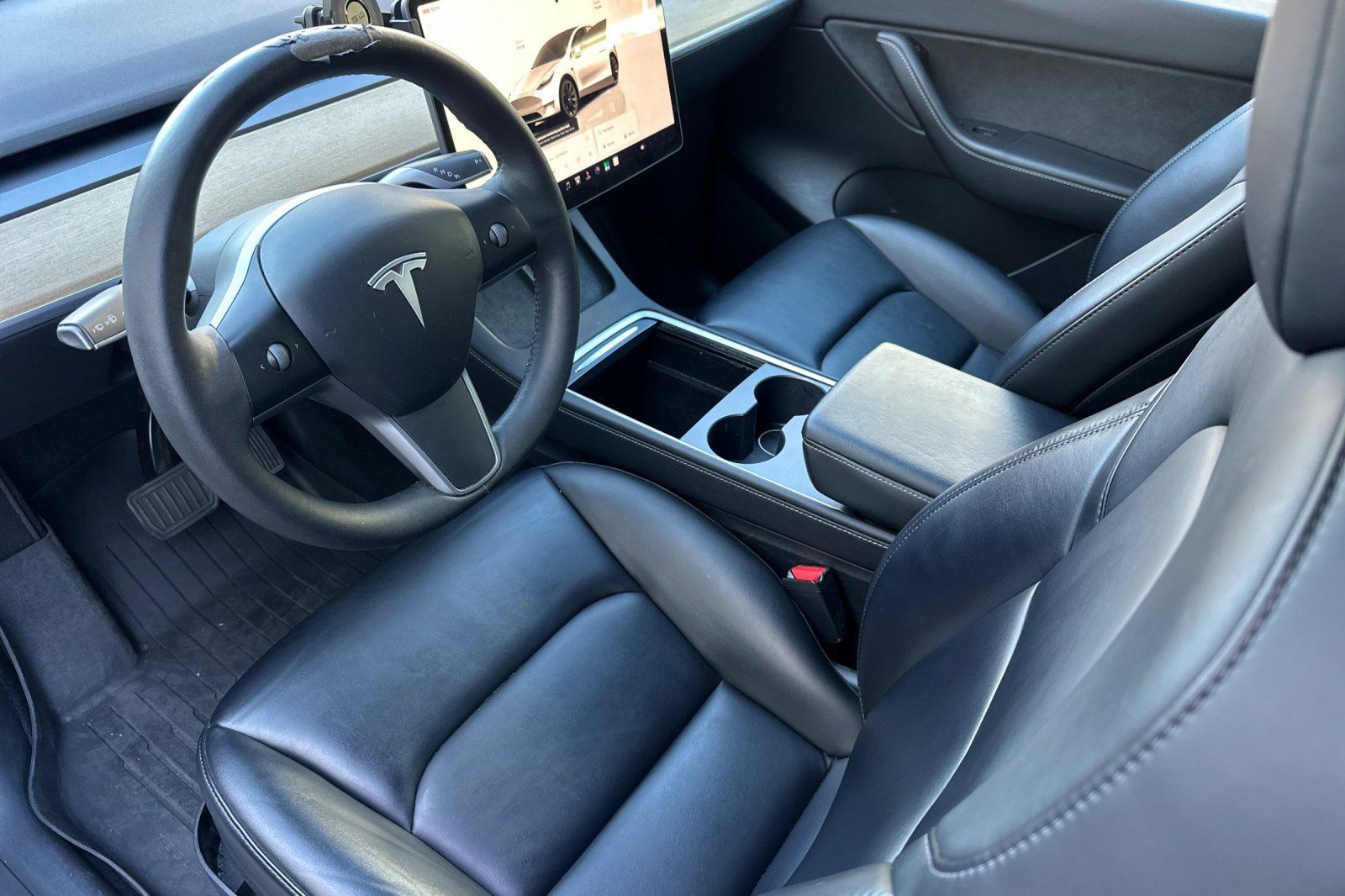 Used 2022 Tesla Model Y Long Range AWD/4WD image 10