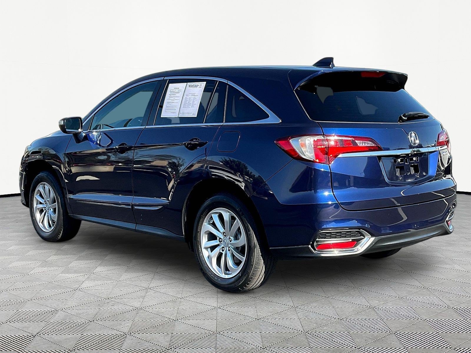 Used 2018 Acura RDX w/ Tech & AcuraWatch Plus Pack FWD image 4