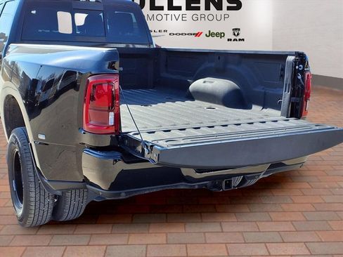 New 2025 RAM 3500 Laramie AWD/4WD image 36