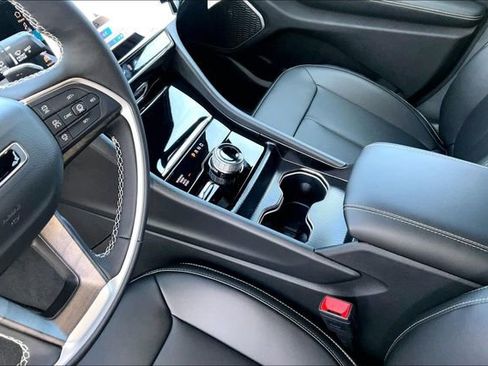 New 2026 Jeep Grand Cherokee L Limited AWD/4WD image 8