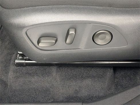 Used 2025 GMC Acadia Elevation image 14