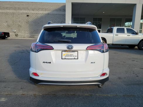 Used 2018 Toyota RAV4 XLE image 4