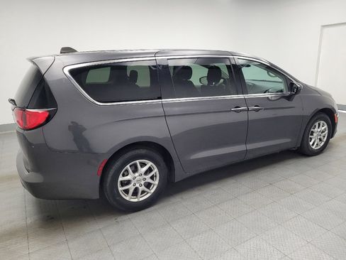 Used 2023 Chrysler Voyager LX FWD image 10