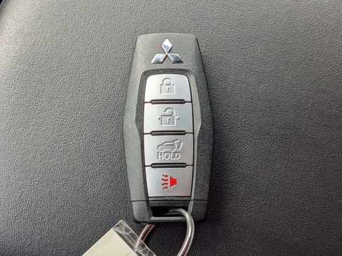 Used 2024 Mitsubishi Outlander SE Black Edition image 31