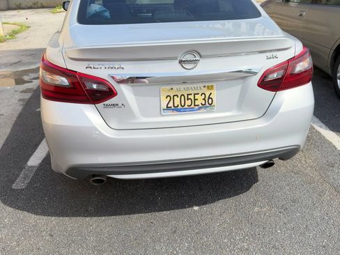 Used 2017 Nissan Altima 2.5 SR FWD image 12