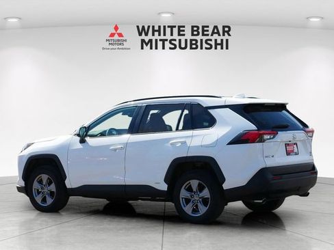 Used 2025 Toyota RAV4 XLE AWD/4WD image 4