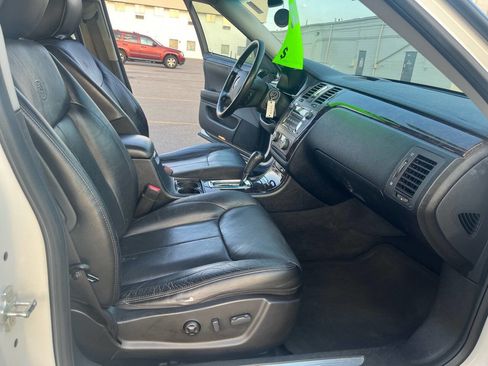 Used 2010 Cadillac DTS Luxury image 15